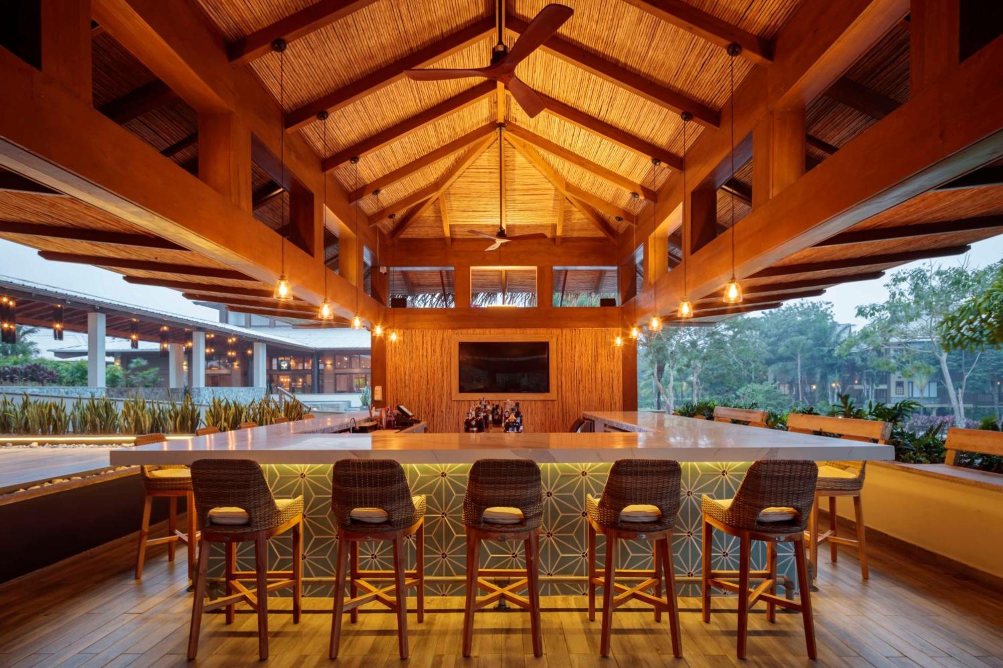Indura Beach & Golf Resort Curio Collection By Hilton Tela Eksteriør bilde