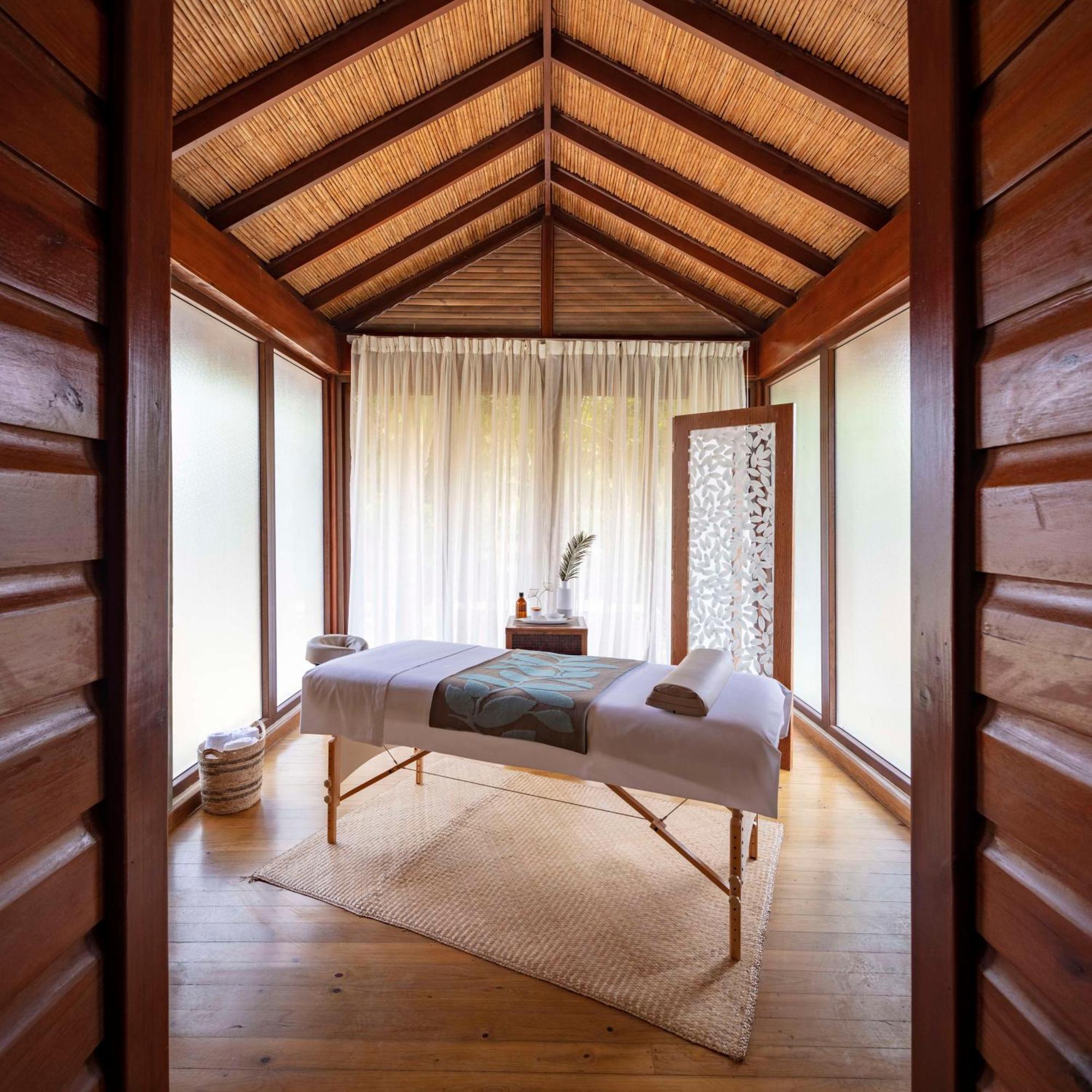 Indura Beach & Golf Resort Curio Collection By Hilton Tela Eksteriør bilde
